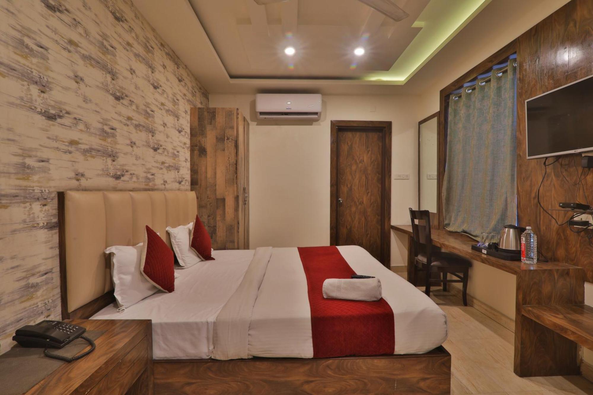 Hotel Janki Inn Sigra 2 Km From Kashi Vishwanath Dham Waranasi Zewnętrze zdjęcie