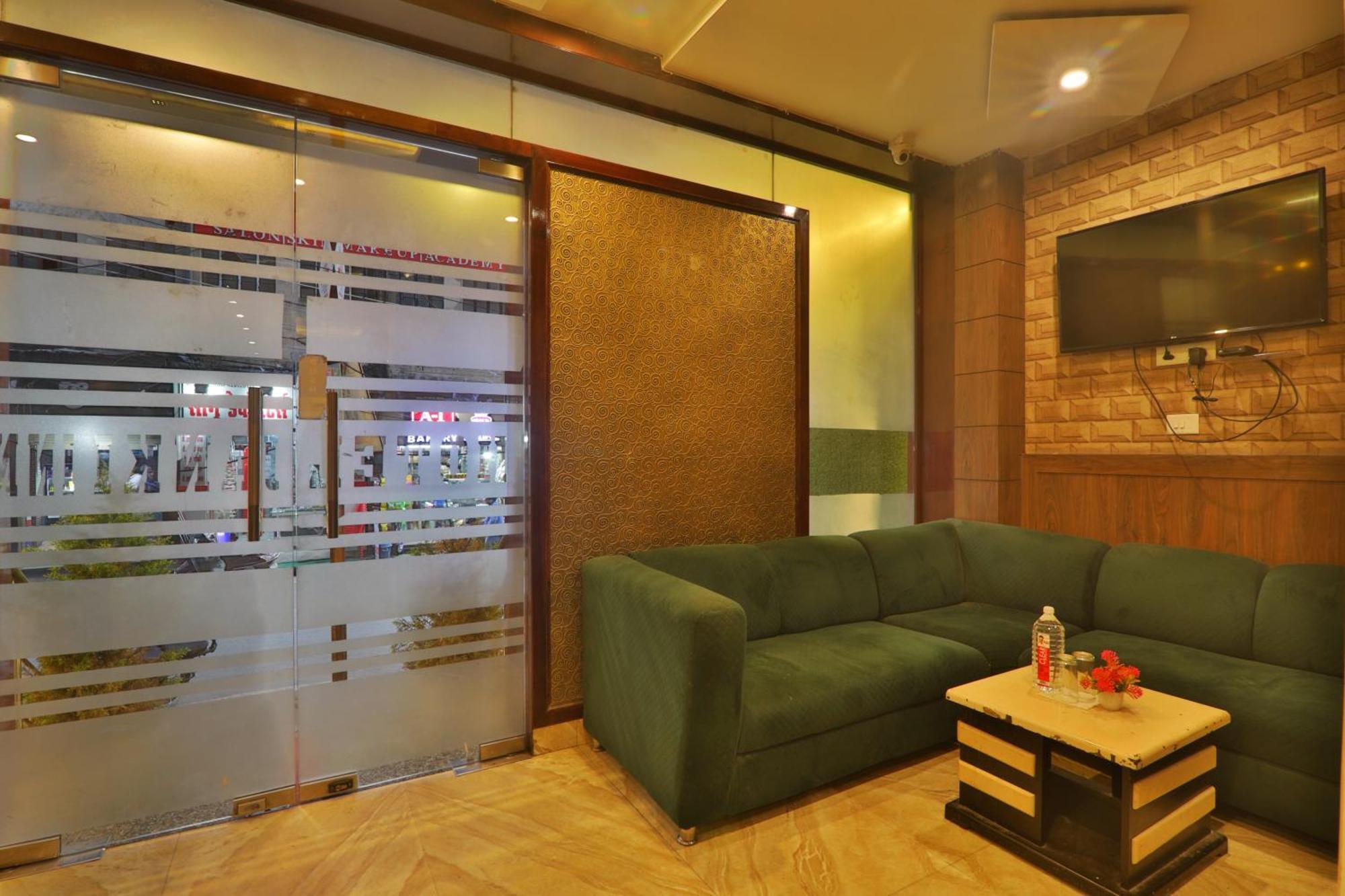 Hotel Janki Inn Sigra 2 Km From Kashi Vishwanath Dham Waranasi Zewnętrze zdjęcie