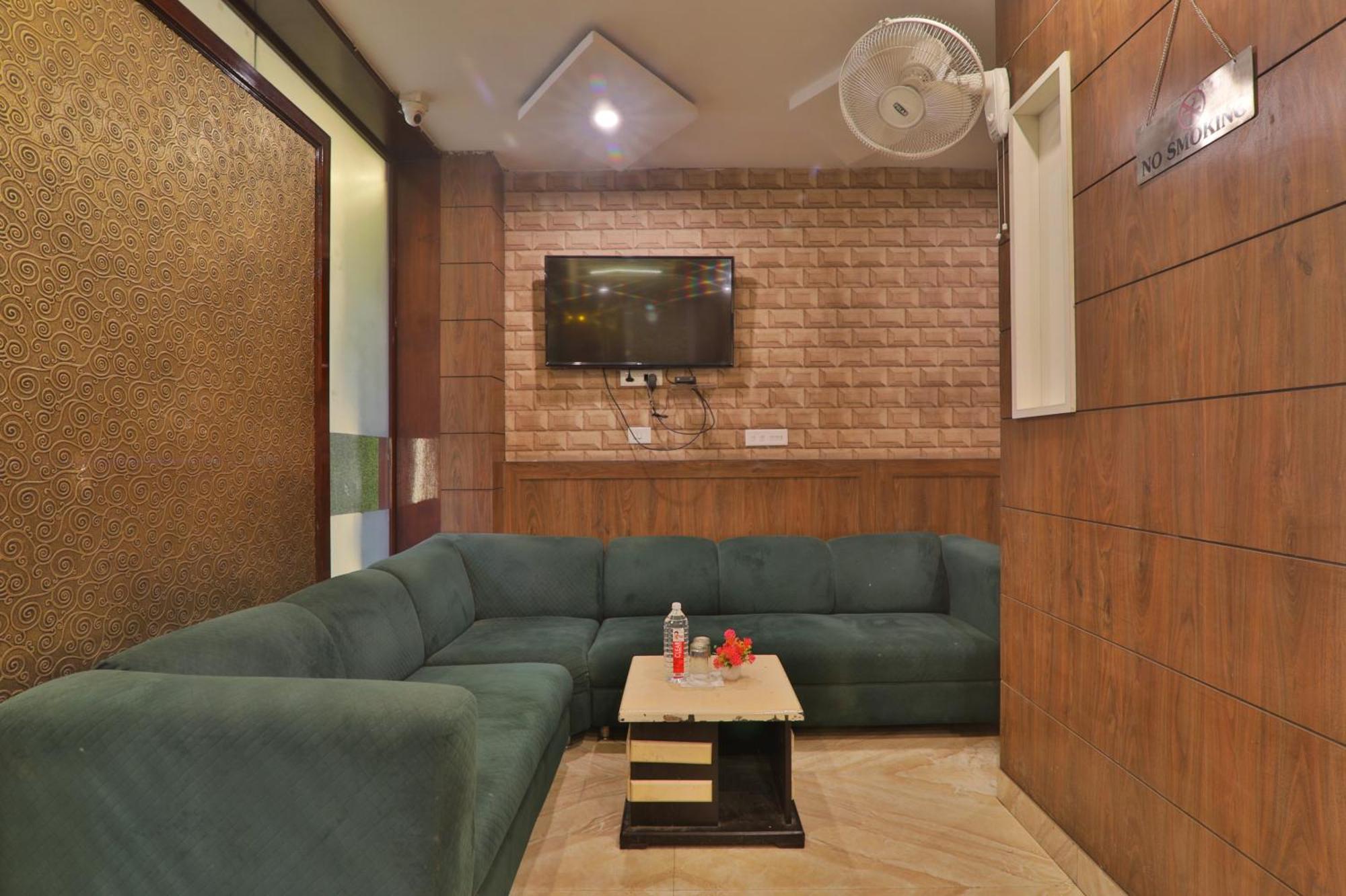 Hotel Janki Inn Sigra 2 Km From Kashi Vishwanath Dham Waranasi Zewnętrze zdjęcie