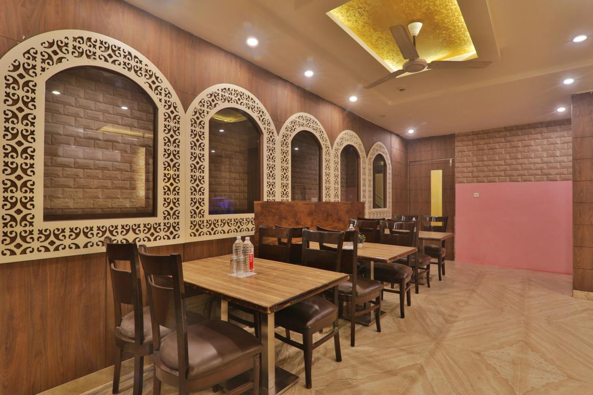 Hotel Janki Inn Sigra 2 Km From Kashi Vishwanath Dham Waranasi Zewnętrze zdjęcie