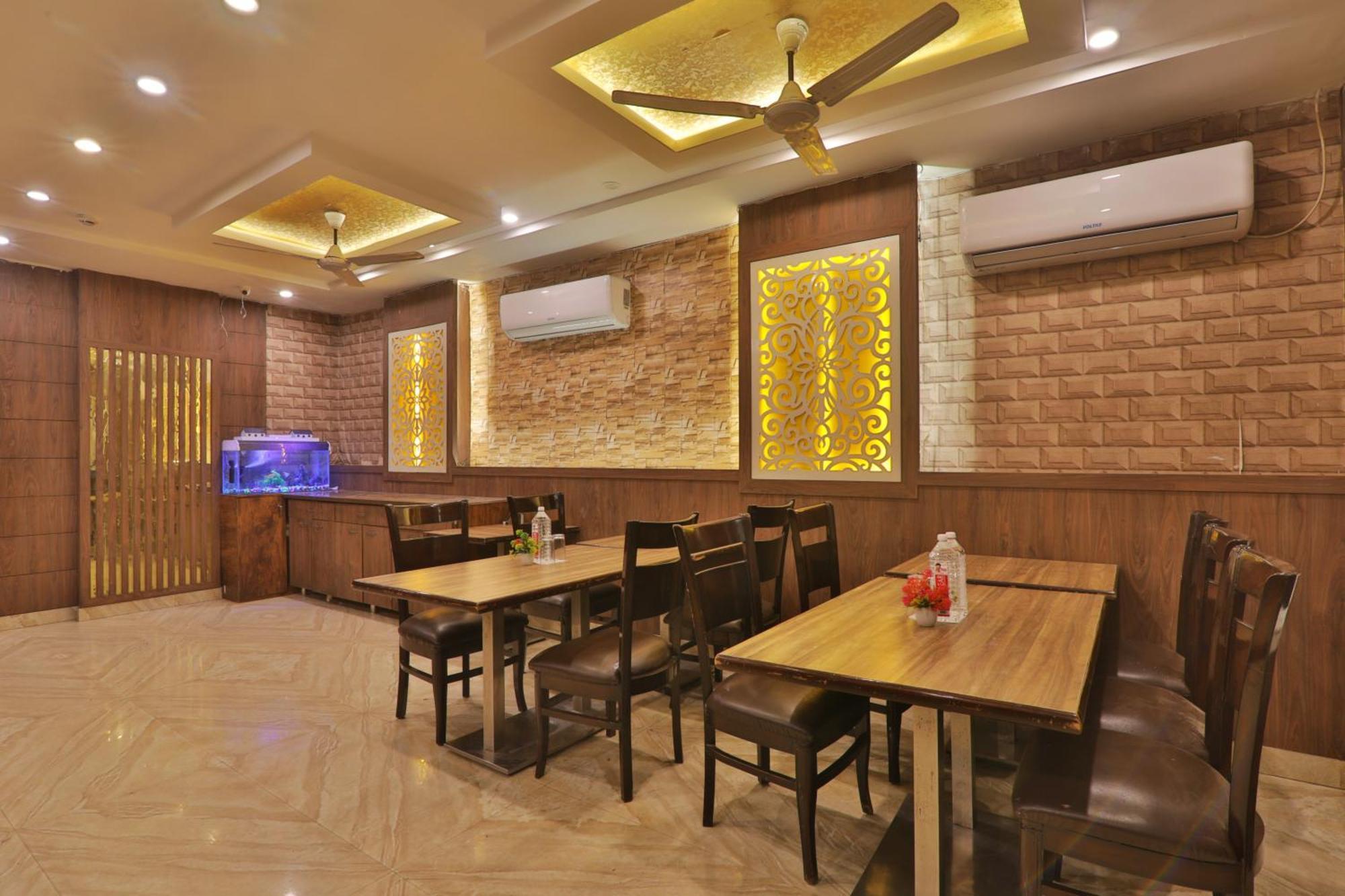 Hotel Janki Inn Sigra 2 Km From Kashi Vishwanath Dham Waranasi Zewnętrze zdjęcie