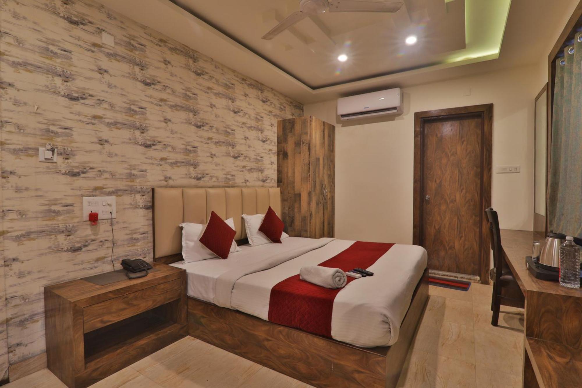 Hotel Janki Inn Sigra 2 Km From Kashi Vishwanath Dham Waranasi Zewnętrze zdjęcie